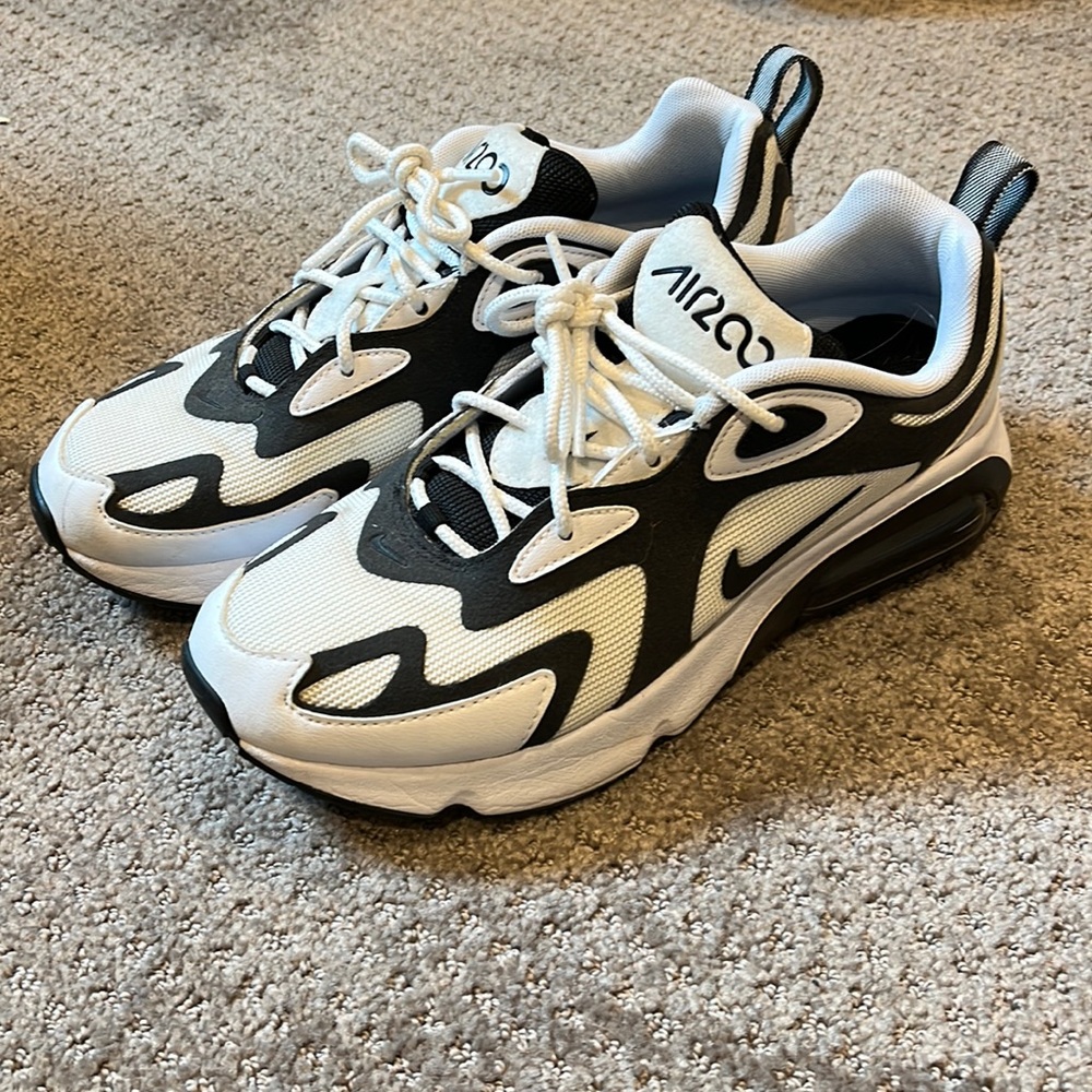 Women’s Nike Air Max 200 Shoes - like new!
